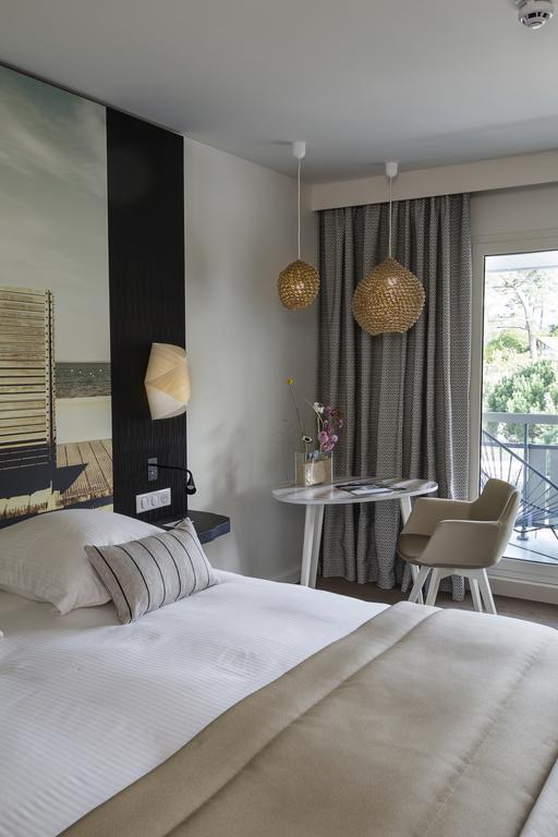 Privilege Zimmer mit Poolblick und Zugang zum Spa